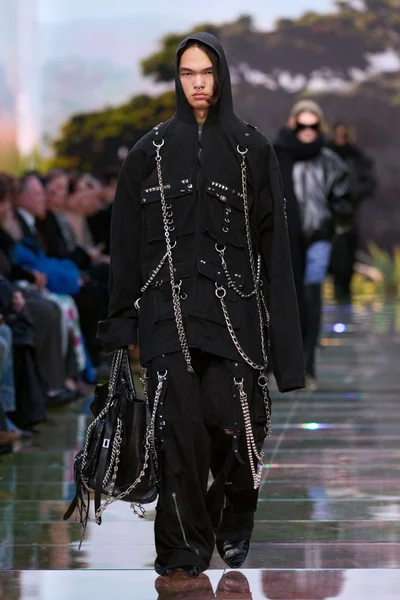 Look 29